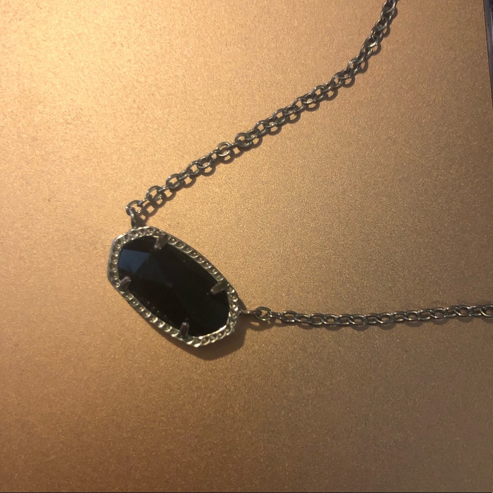 Kendra Scott necklace